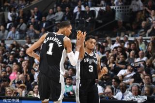 建了展示自 建了展示自